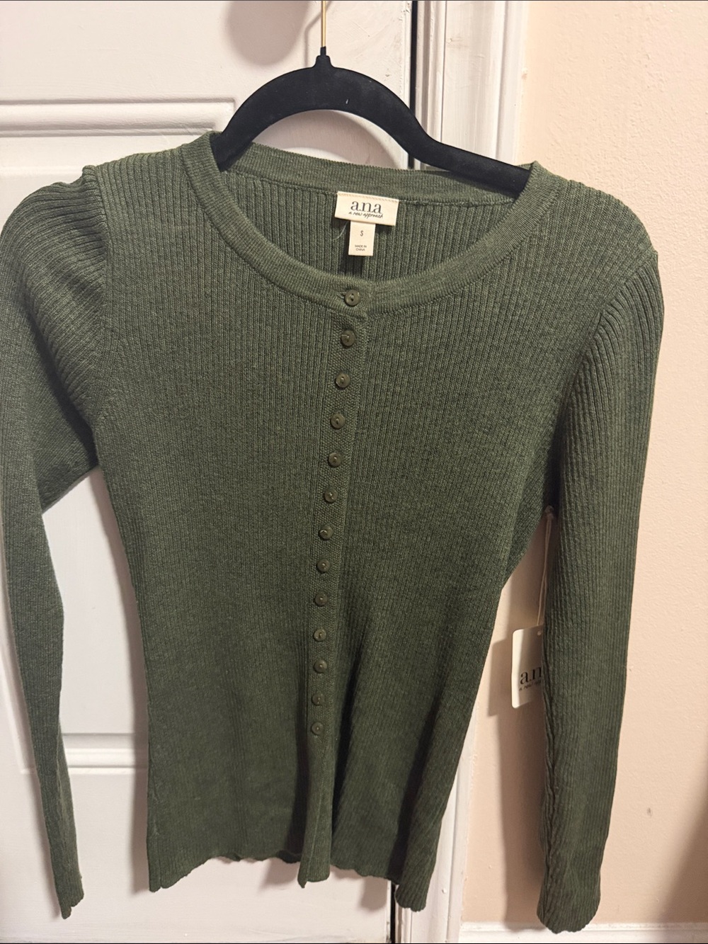a.n.a Olive Ribbed Button-Front Long Sleeve Top